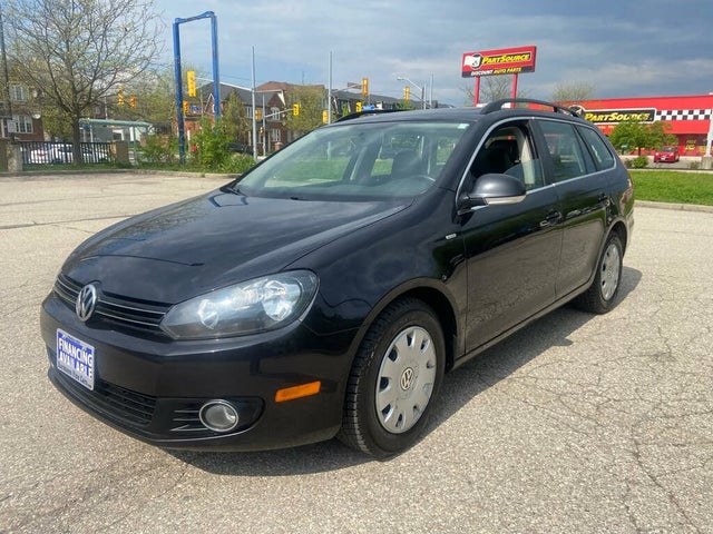 Volkswagen Golf 2.5L PZEV FWD with Convenience and Sunroof 2014