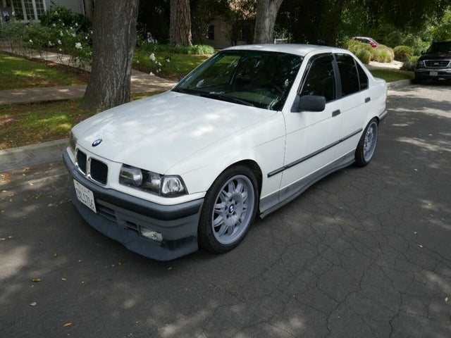 1992 BMW 3 Series 325i Sedan RWD