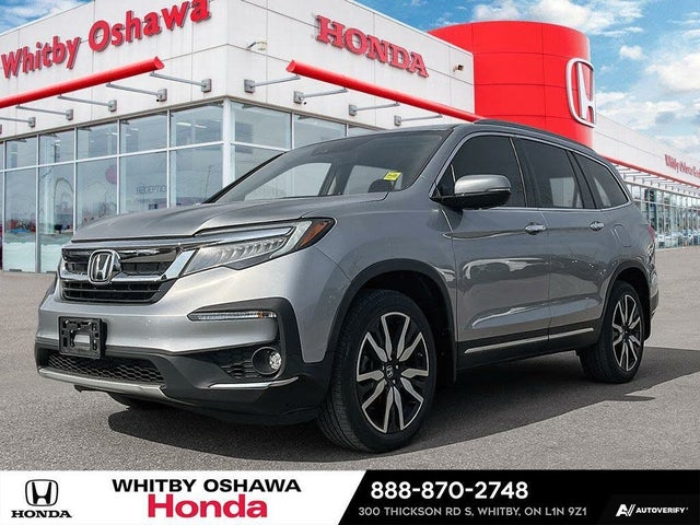 Honda Pilot Touring AWD with Rear Captain's Chairs 2019