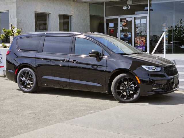 Chrysler Pacifica Limited FWD 2024