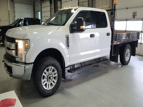 Ford F-350 Super Duty Chassis XLT Crew Cab 4WD 2019