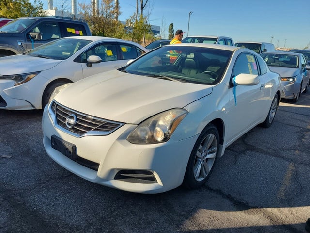 Nissan Altima Coupe 2.5 S 2010