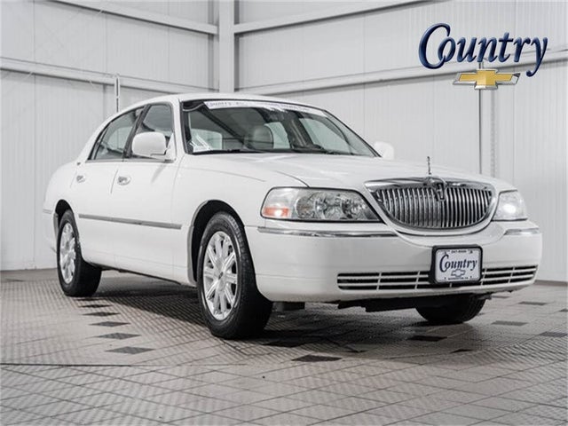 2010 Lincoln Town Car Signature Limited