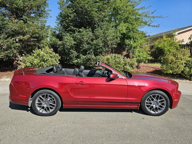 2014 Ford Mustang V6 Premium Convertible RWD