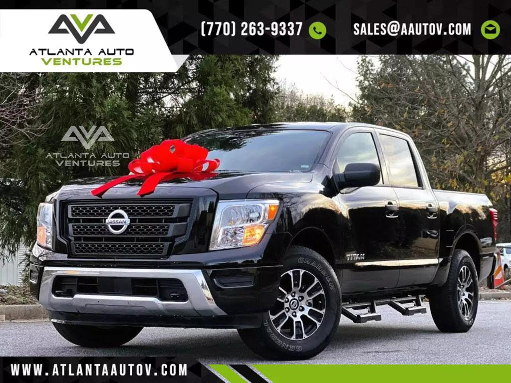 2022 Nissan Titan SV Crew Cab 4WD