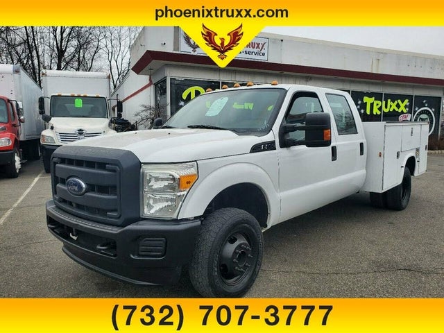 2012 Ford F-350 Super Duty Chassis XLT Crew Cab DRW 4WD