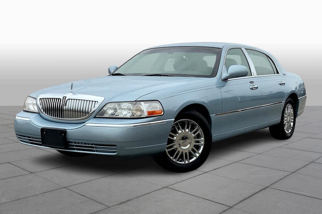 Used 2010 Lincoln Town Car Signature Limited for Sale (with Photos 