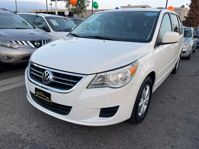 2011 Volkswagen Routan SEL with RSE and Nav