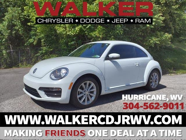 2018 Volkswagen Beetle 2.0T S Hatchback FWD with Style and Comfort Package