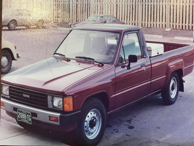 1984 Toyota Pickup 2 Dr Deluxe Standard Cab LB