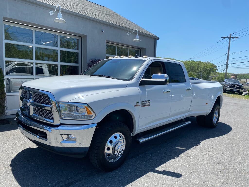 2018 RAM 3500 Laramie Crew Cab LB DRW 4WD