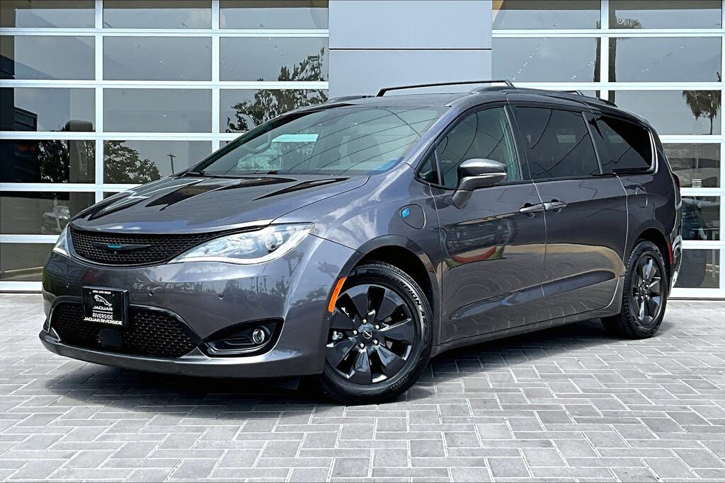 2020 Chrysler Pacifica Hybrid Limited FWD