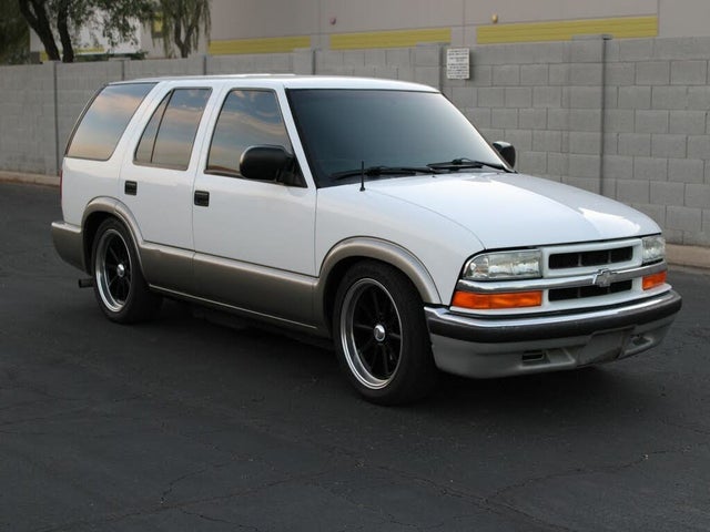 2000 Chevrolet Blazer LS 4-Door RWD