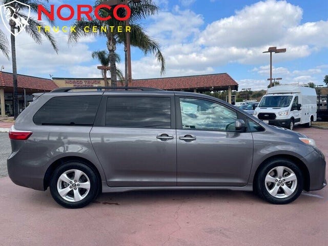 2018 Toyota Sienna LE Mobility 7-Passenger FWD