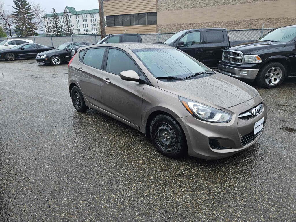 2014 Hyundai Accent GL 4-Door Hatchback FWD