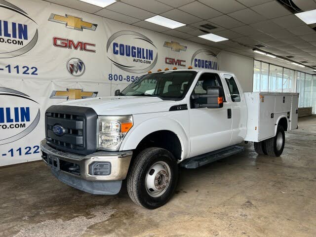 2015 Ford F-350 Super Duty Chassis XL SuperCab DRW 4WD