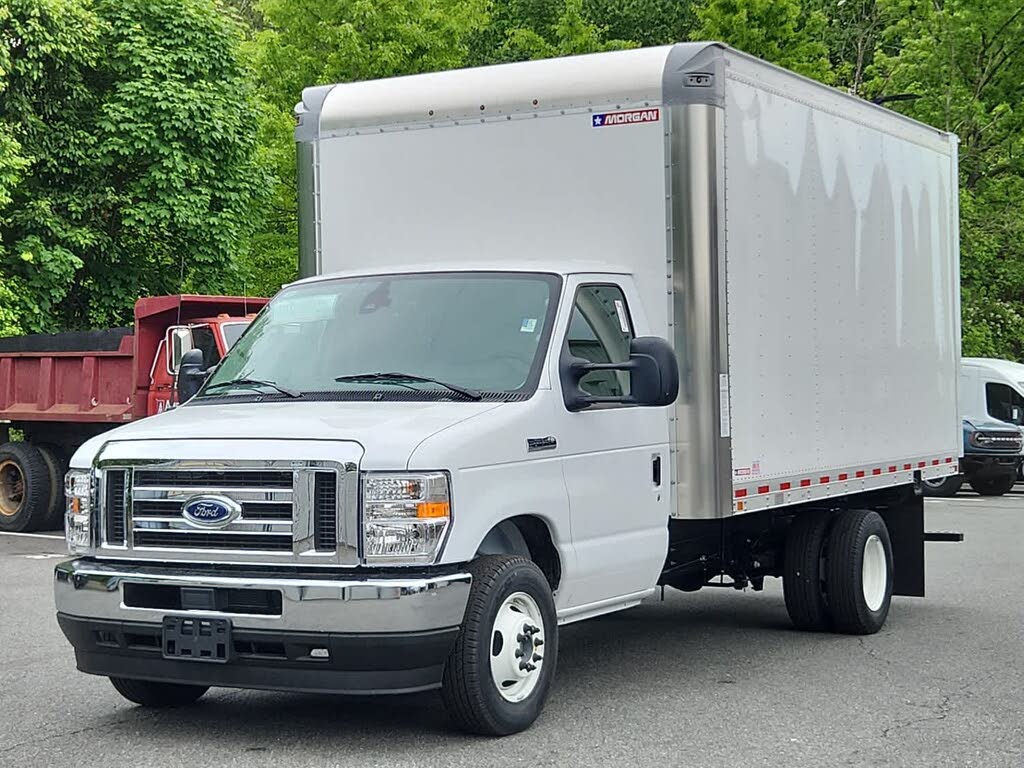 2025 Ford E-Series Chassis E-350 SD Cutaway SB DRW RWD