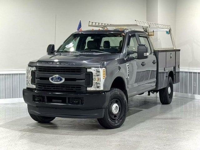 2018 Ford F-350 Super Duty Chassis XL Crew Cab 4WD