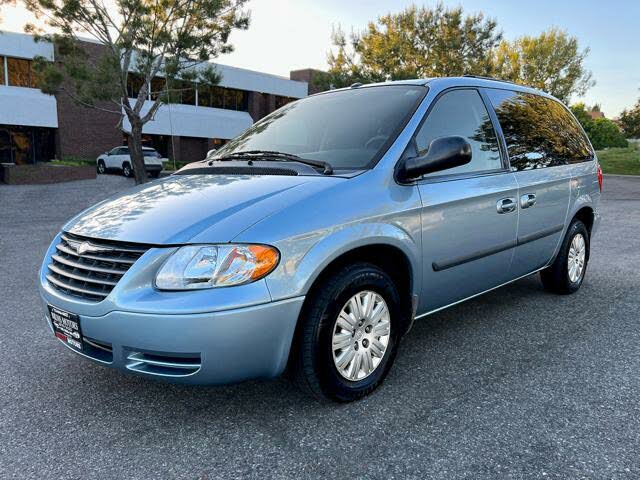 2006 Chrysler Town & Country FWD