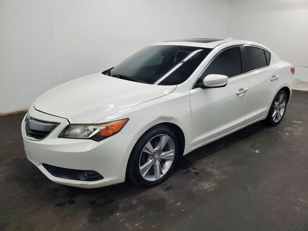 2013 Acura ILX 2.0L FWD with Technology Package