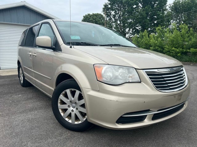 2015 Chrysler Town & Country LX FWD
