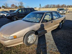 Oldsmobile Cutlass Supreme 4 Dr S Sedan