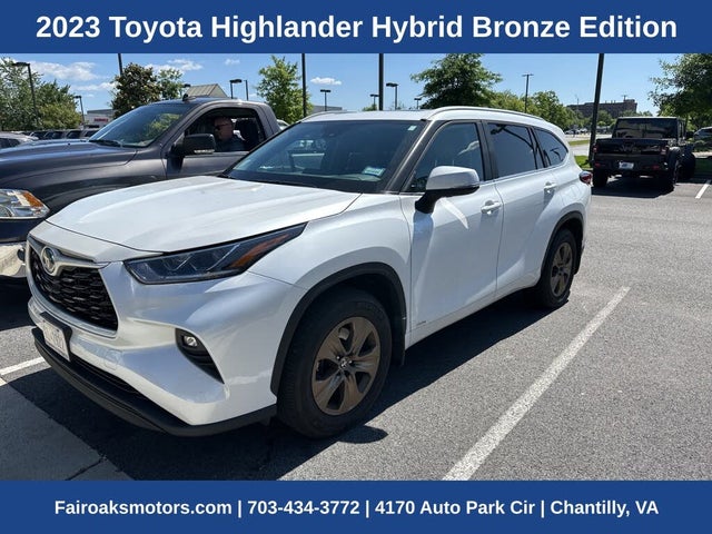 2023 Toyota Highlander Hybrid Bronze Edition AWD