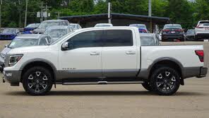 Nissan Titan Platinum Reserve Crew Cab 4WD