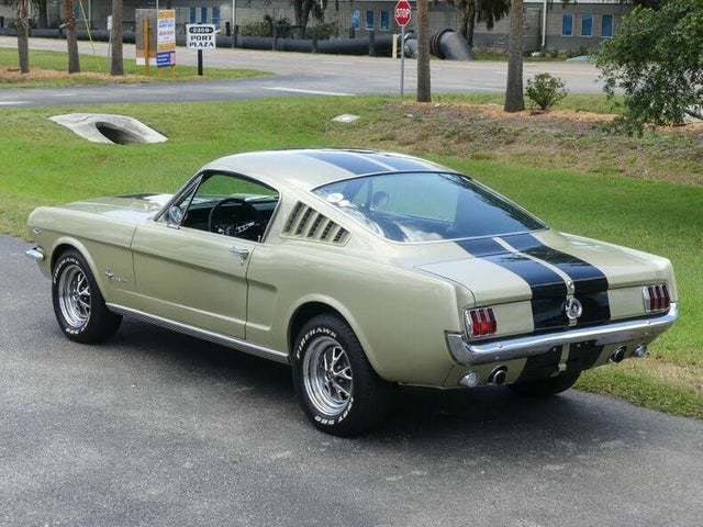 1965 Ford Mustang 2+2 Fastback RWD