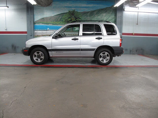 2003 Chevrolet Tracker 4-Door 4WD