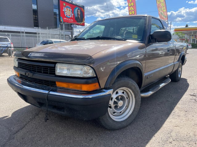 Chevrolet S-10 LS Extended Cab RWD 2003