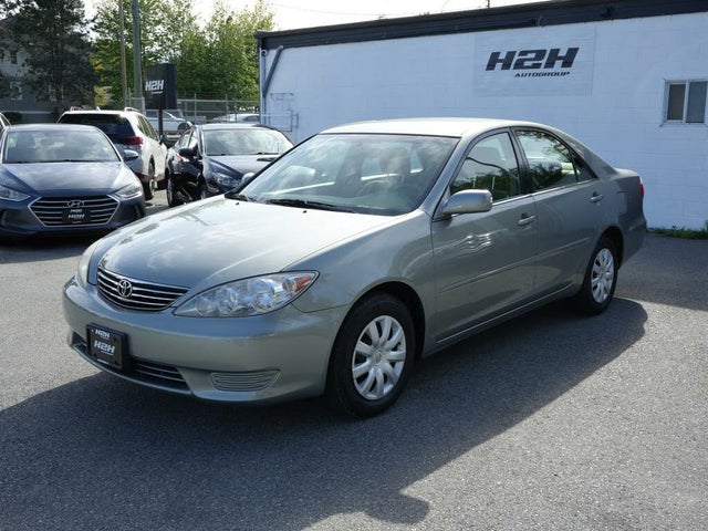 Toyota Camry LE FWD 2005
