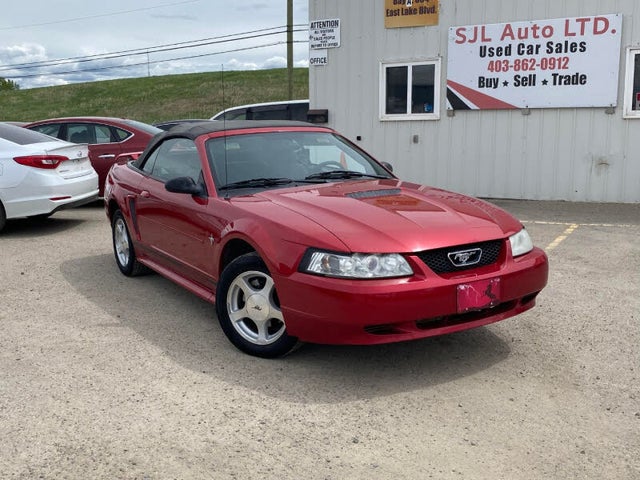 Ford Mustang Deluxe Coupe RWD 2001