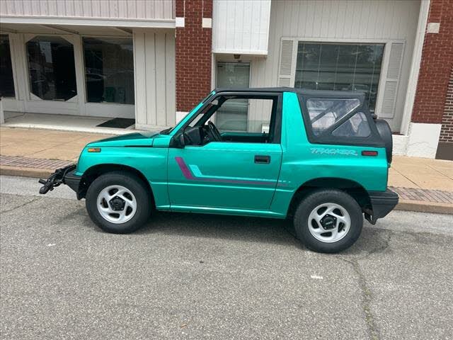 1994 Geo Tracker 2 Dr LSi 4WD Convertible