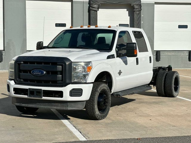 2015 Ford F-350 Super Duty Chassis XL Crew Cab DRW 4WD