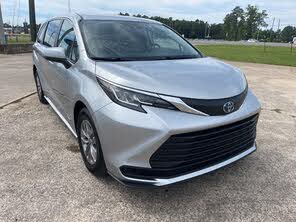 Toyota Sienna LE 8-Passenger FWD