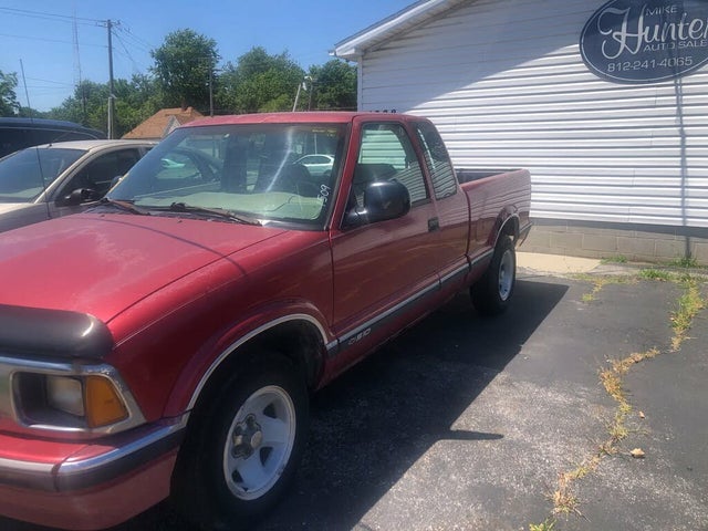 1996 Chevrolet S-10 LS Extended Cab Stepside RWD