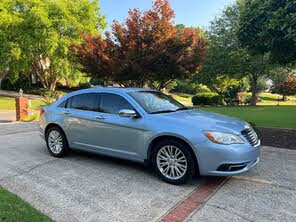 Chrysler 200 Limited Sedan FWD