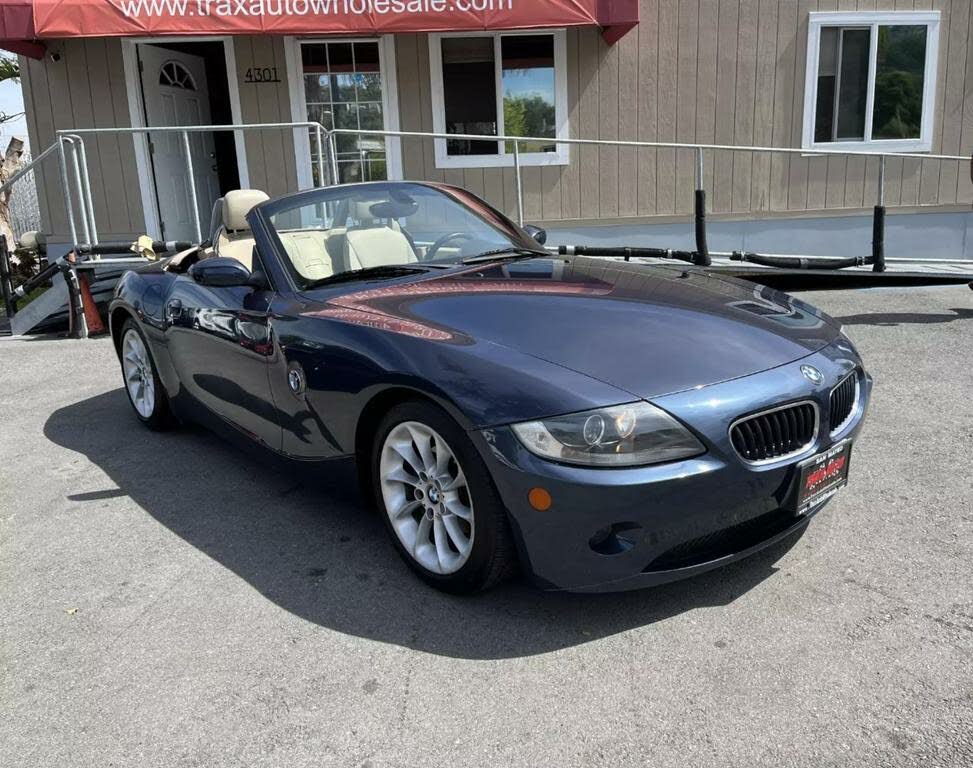 2005 BMW Z4 2.5i Roadster RWD