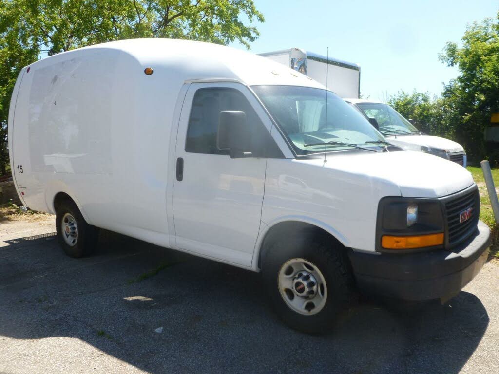 2015 GMC Savana Chassis 3500 139 Cutaway with 1WT RWD