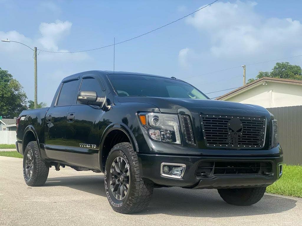 2019 Nissan Titan PRO-4X Crew Cab 4WD