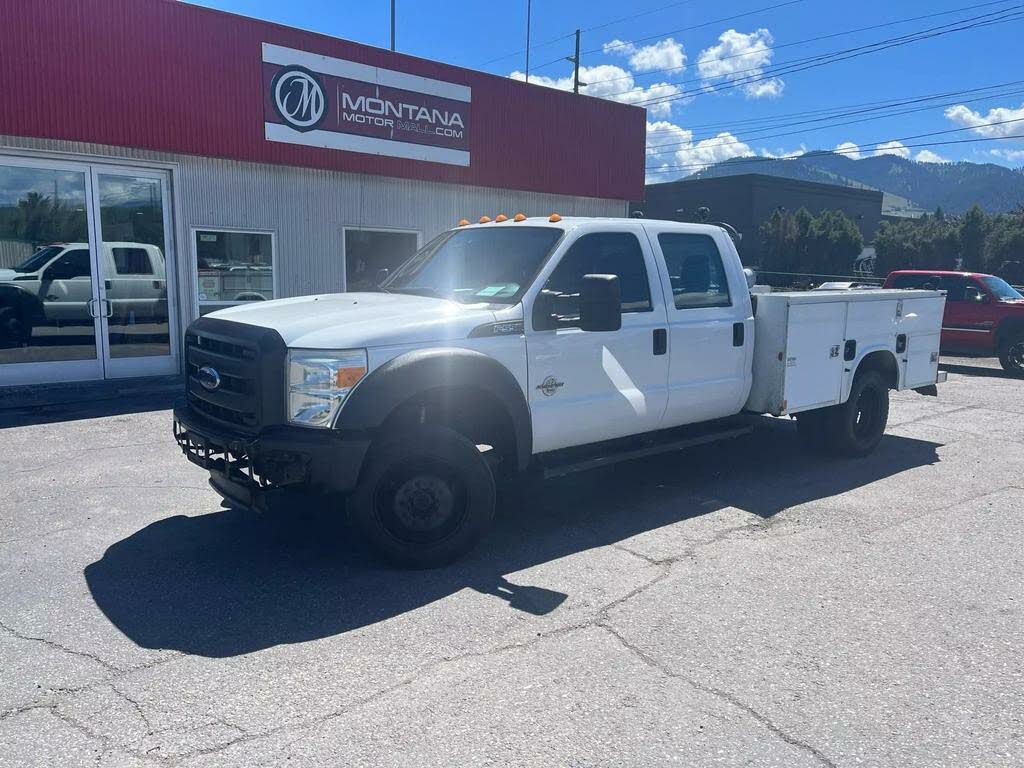 2013 Ford F-550 Super Duty Chassis XL Crew Cab 176 4WD