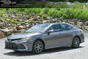 Toyota Camry XLE FWD