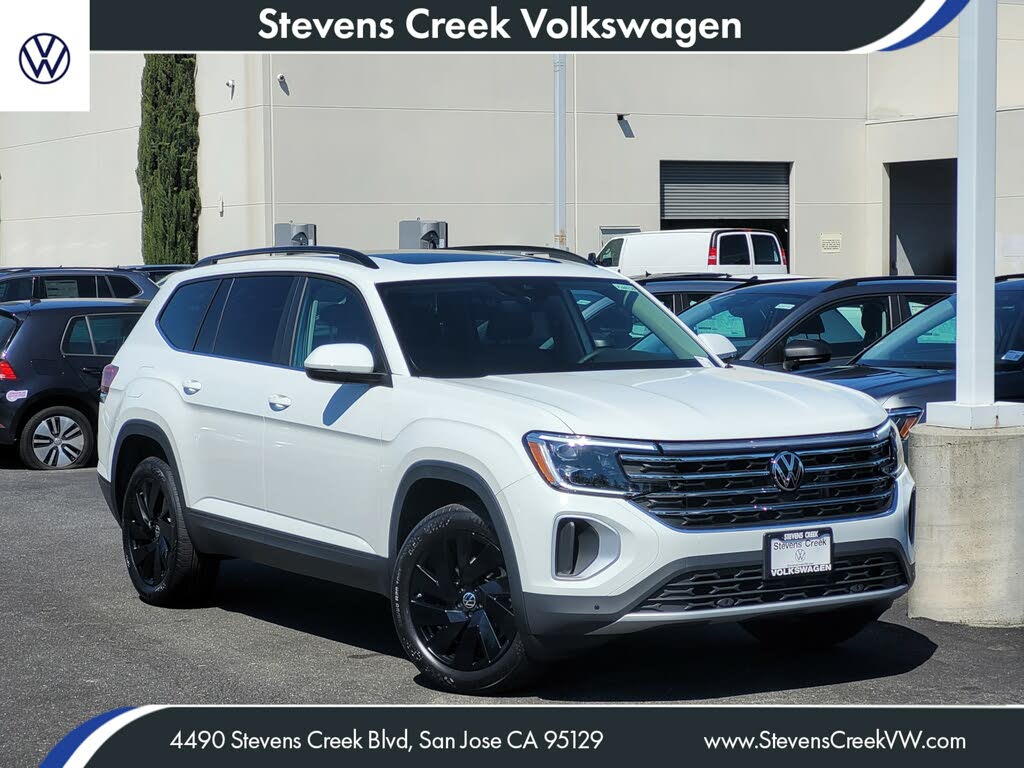 2024 Volkswagen Atlas SE FWD with Technology