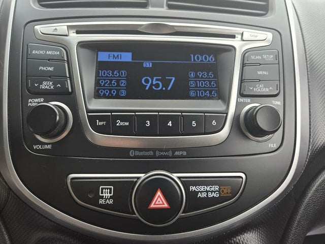 2016 Hyundai Accent SE 4-Door Hatchback FWD
