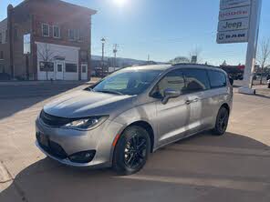 Chrysler Pacifica Launch Edition AWD