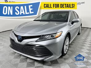 Toyota Camry Hybrid XLE FWD