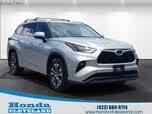 Toyota Highlander Hybrid XLE AWD