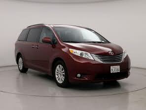 Toyota Sienna XLE 7-Passenger Auto Access Seat FWD