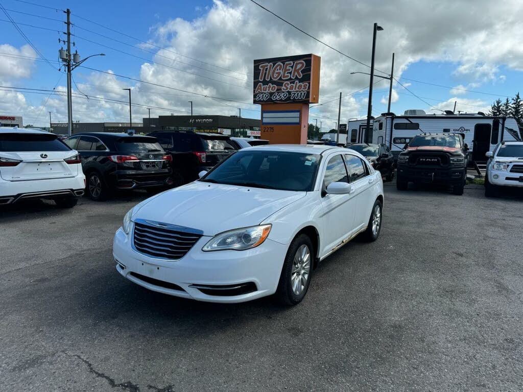 2012 Chrysler 200 LX Sedan FWD